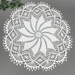 Weie Vintage-Decke mit Spiralmuster