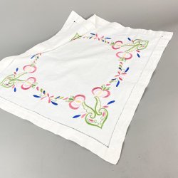 Blomsterbroderet vintage lysedug