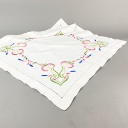 Blomsterbroderet vintage lysedug