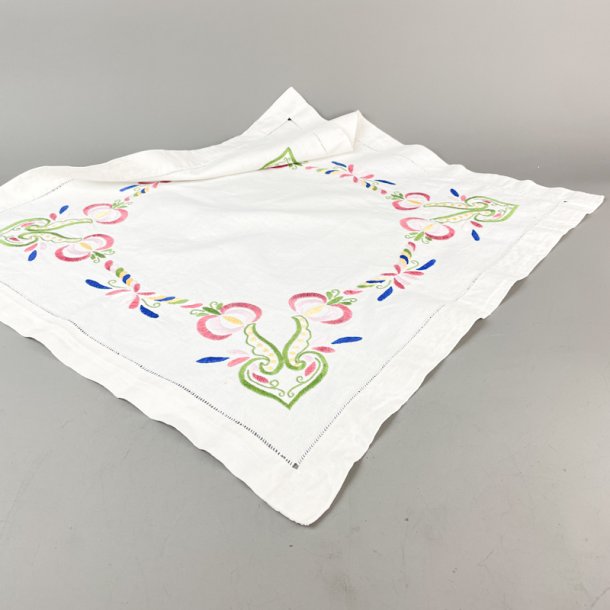 Blomsterbroderet vintage lysedug