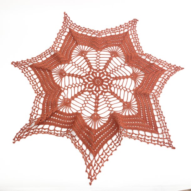 Rostfarbene gehkelte Retro Deckchen  70 cm