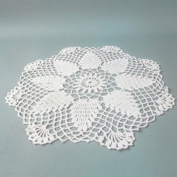 Schne alte gehkelte Tischdecke