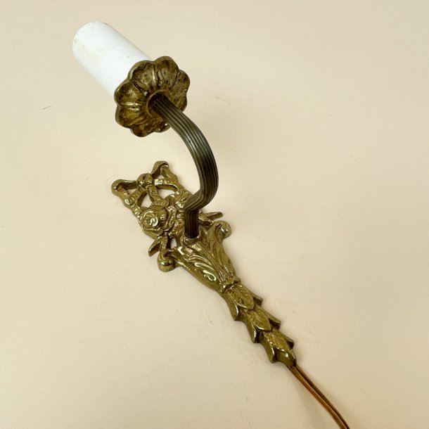 Ornamenteret messing vintage v�glampe