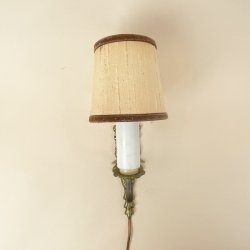 Ornamenteret messing vintage v�glampe