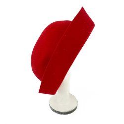 Handgefertigter roter vintage Wollhut