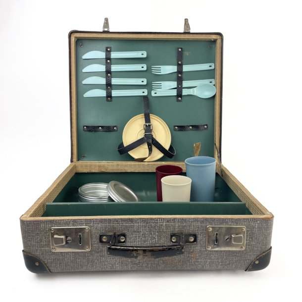 Gr� retro picnickuffert med indhold