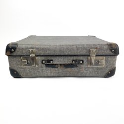 Gr� retro picnickuffert med indhold