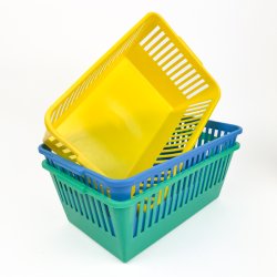  Tre farverige retro plastikkasser 