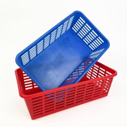 To retro plastikkasser