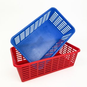 To retro plastikkasser