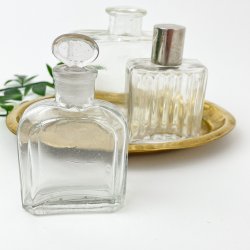 Vintage glasflakoner p messingfad