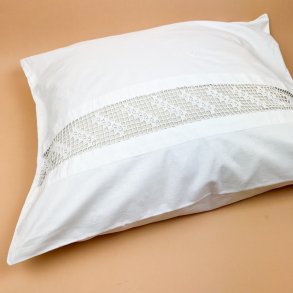 Hvidt vintage pudebetr�k mellemv�rk