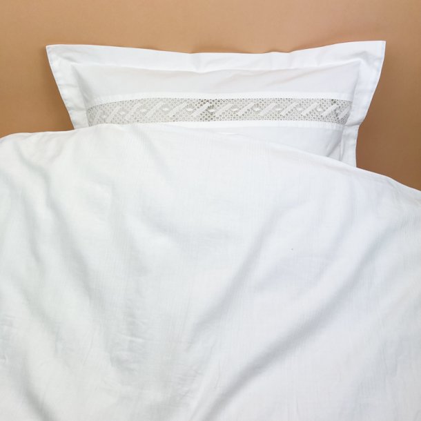 Hvidt vintage damask senget�j mellemv�rk