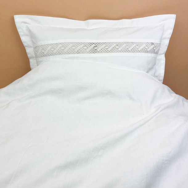 Hvidt vintage damask senget�j mellemv�rk