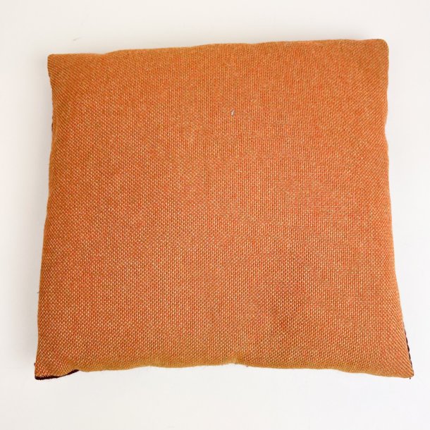 Broderet gr�n vintage pyntepude