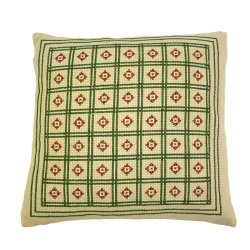 H�ndbroderet vintage pyntepude