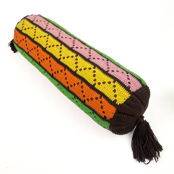 Farverig retro h�klet pyntep�lle