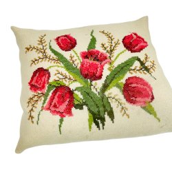 H�ndbroderet vintage pude med tulipaner