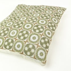 Grn retro pyntepude med broderi