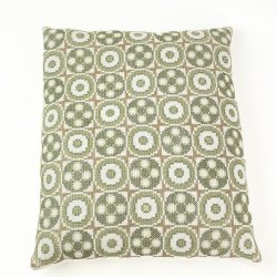 Grn retro pyntepude med broderi