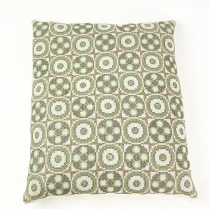 Grn retro pyntepude med broderi