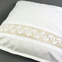 Hvidt vintage pudebetr�k monogram