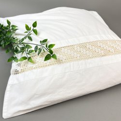 Hvidt vintage pudebetrk med mellemvrk