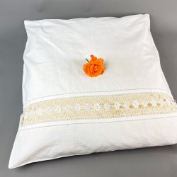 Hvidt vintage pudebetrk med mellemvrk