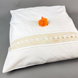 Hvidt vintage pudebetrk med mellemvrk