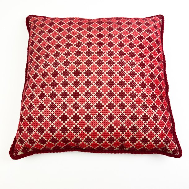 R�d h�ndbroderet vintage pude