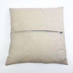 H�ndbroderet vintage pude med valmuer