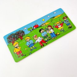 Retro Holzpuzzle mit Spielplatzmotiv