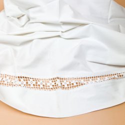 To elegante vintage pyntelagener med h�klet bort