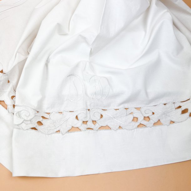 To vintage pyntelagener med mellemv�rk