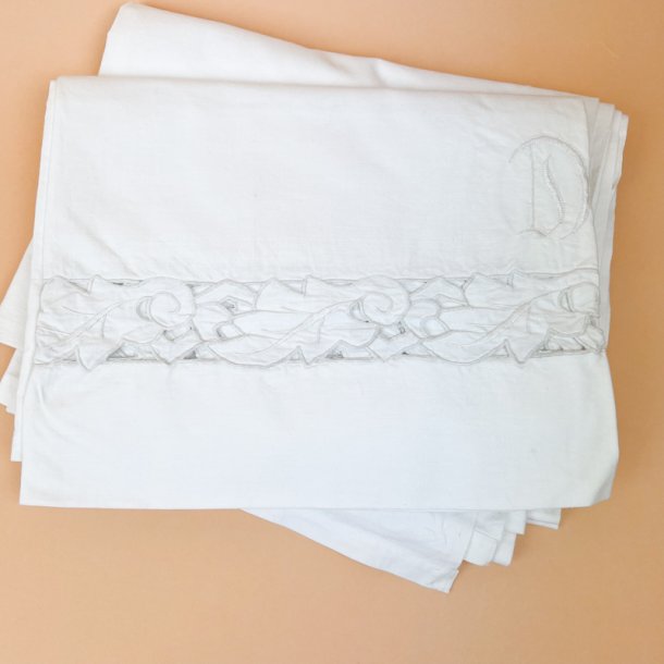 To vintage pyntelagener med mellemv�rk