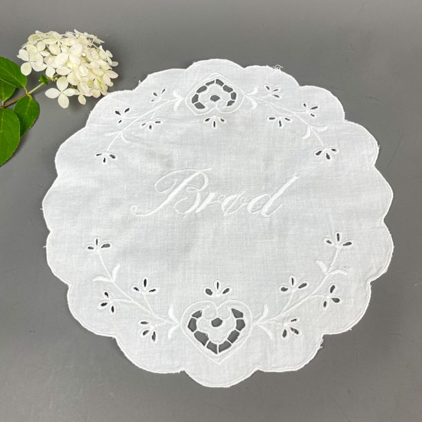 Hvidt vintage brdserviet med broderi
