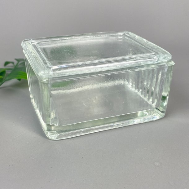 Vintage sm�rsk�l i presset glas