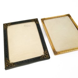 To vintage messingrammer - 15 x 18 cm
