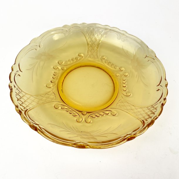 Ravfarvet vintage asiet i glas