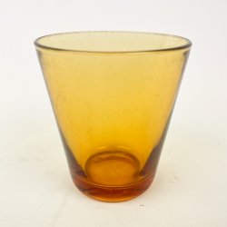 Ravfarvet retro glas