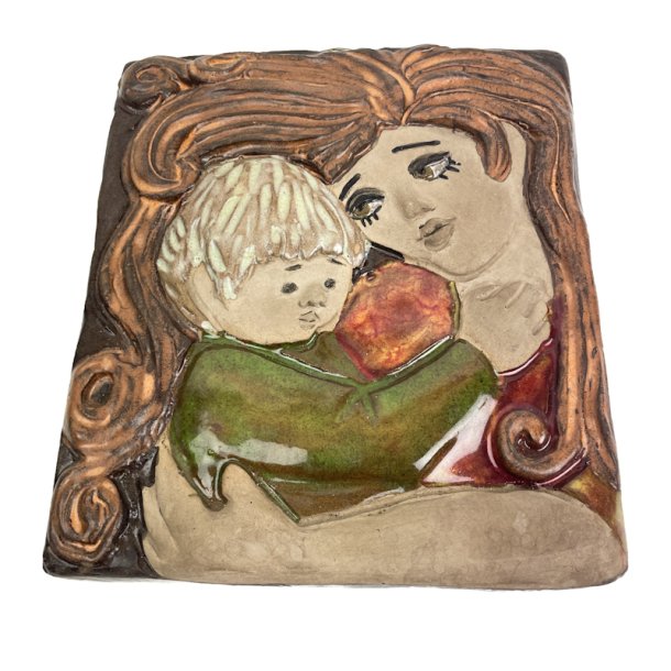 Elbogen retro keramikrelief � mor og barn