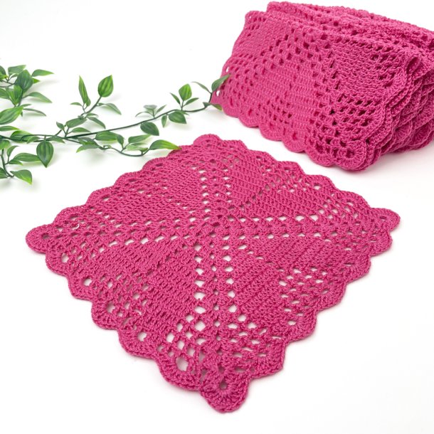Atten hklede, pink mundservietter