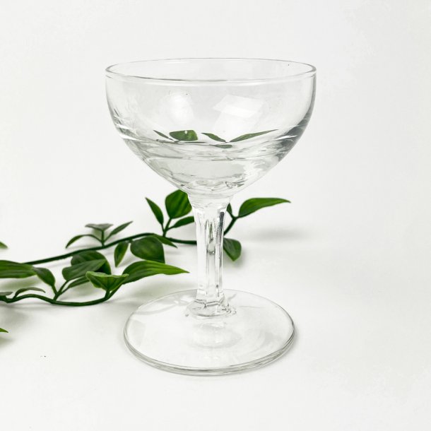 Vintage likrskl i glas