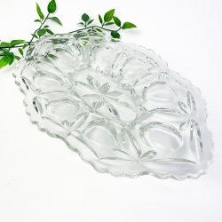 Smukt vintage fad i presset glas