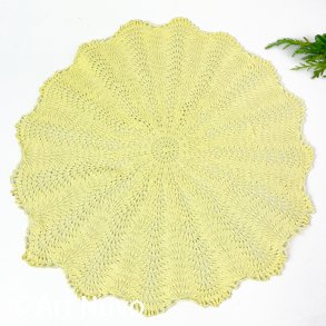 Hellgelbe vintage gestrickte Kerzendecke