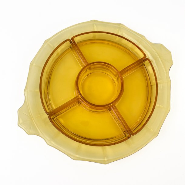 Retro tapasgeschirr aus bernsteinfarbenem Glas