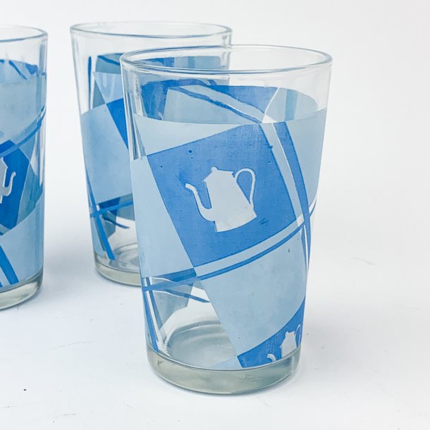 Retro Trinkglas mit blauem Teekannen-Motiv
