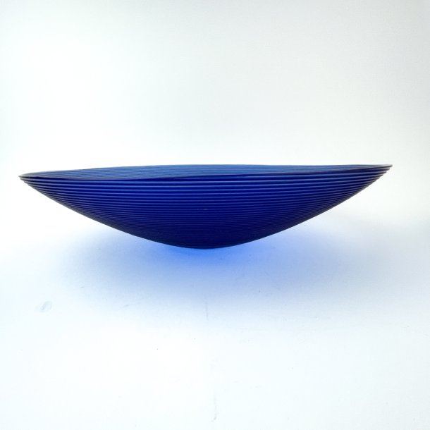 Retro Glasschale aus kobaltblauem Glas mit Rillenmuster  40 cm