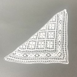 Kniplet hvid vintage b�restykke