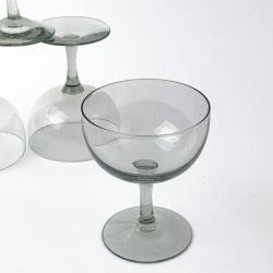 Graue Retro-Likrschale